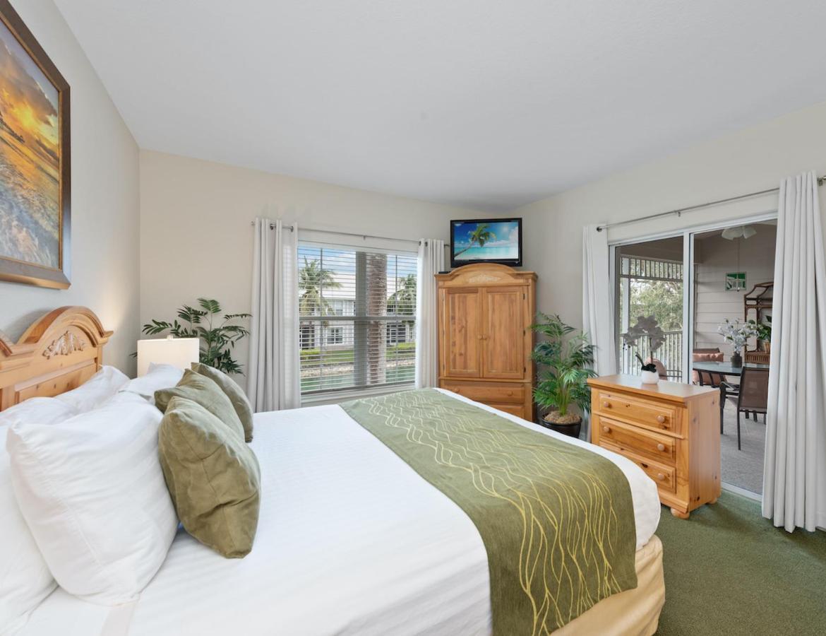 Lely Greenlinks Top Floor - On Golf Course, Minutes From Beaches, Downtown! Napoli Bagian luar foto